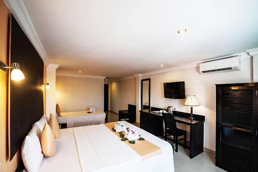 Angkor International Hotel Phnom Penh Exterior foto